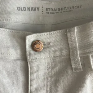 Old Navy Straight Mid Rise Jeans White‎ thumbnail 8