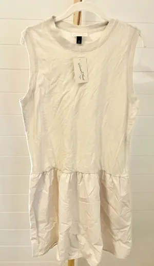 Universal Threads Tan Mini Shift Dress Women's‎ M thumbnail 1