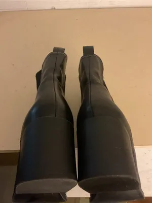 Steve Madden women black leather Chelsea short boots US 8.5 thumbnail 8