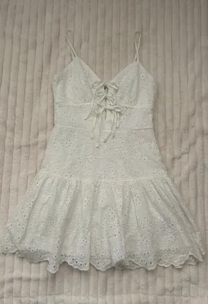 White Cotton Eyelet Sun Dress Size M thumbnail 1