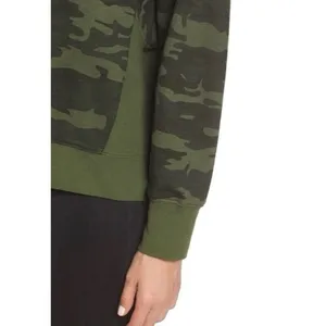 Good American Women’s Green Off The‎ Shoulder Camo Sweatshirt Size 4 thumbnail 3