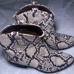 Style & Co. MyKenna Western Snakeskin Ankle Booties Size 9 thumbnail 6