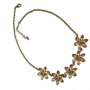 Flower rhinestone necklace thumbnail 8