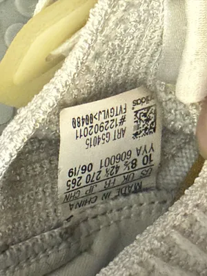 adidas UltraBoost Women’s Sneakers Shoes Size 10 thumbnail 8