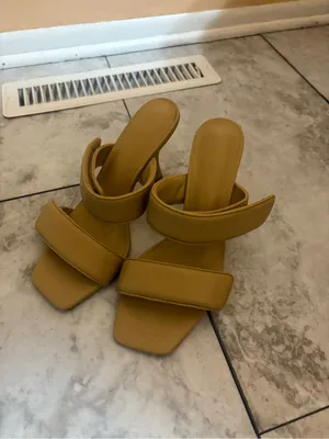 Tony Bianco Bounty Mule Kitten Heels in Honey Sheep Nappa thumbnail 2
