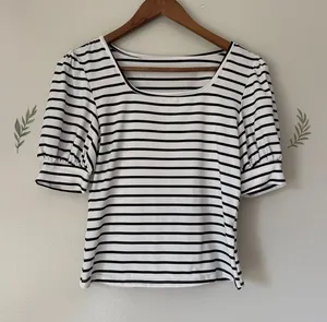 SHEIN Black and White Striped Short Puff-Sleeve Tee thumbnail 1