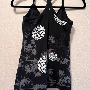 Lululemon Women’s Floral‎ Print Yoga Workout Tank Top Black Size Medium​ thumbnail 4