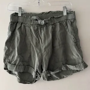 Aerie High Waist Pull On Elastic Waist Shorts Army Green Front Tie Detail‎ thumbnail 2