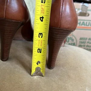 COPY - Beautiful leather cole haan heels in excellent condition thumbnail 2
