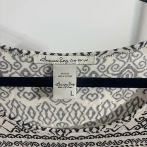 American Rag White and Black Geometric Patterned Crop Top thumbnail 4