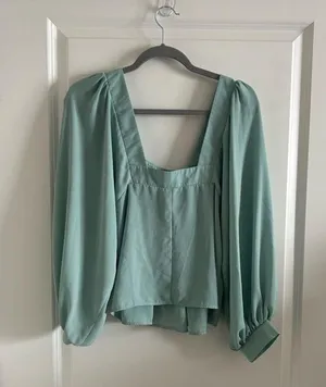 ASOS DESIGN Square Neck Top With Blouson Sleeve in Sage thumbnail 5