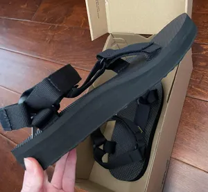 Teva Flatflorm Sandal thumbnail 1