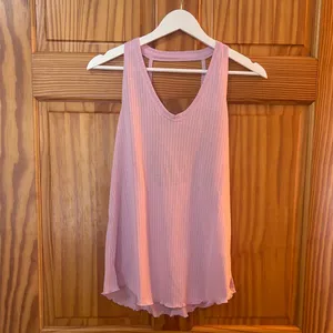 Nike Yoga Dri-Fit Size Medium Pink Open-Back Activewear Tank Top thumbnail 3