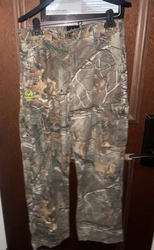 Women’s Camouflage Cargo Pants - Realtree-style Camo - Size 18 (XXL) thumbnail 1