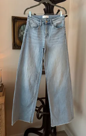 Mid Rise Wide Leg Stretch Denim thumbnail 1