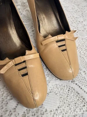 Stuart Weitzman tan leather detailed toe slip on heels bow embellishment sz 8.5 thumbnail 3