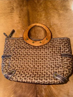 Vintage Fossil Woven Straw & Leather Handbag with Wooden Ring Handles thumbnail 2