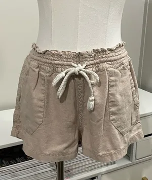 Forever 21 Shorts (M) thumbnail 1