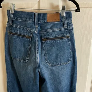 Madewell Westside Relaxed Straight Leg Jeans - Size 25 thumbnail 7