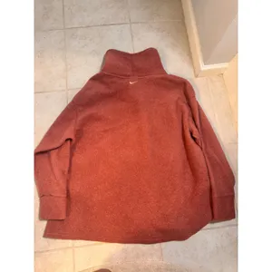 Nike Thermal Cozy Cowl Sweater in Claystone Red & Metallic Gold, Large thumbnail 6