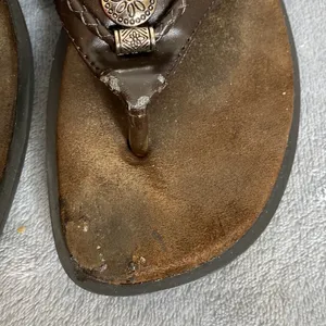 Women’s White Mountain Brown Cezar Silver Medallion Slip-on Sandal Shoes 9 thumbnail 7