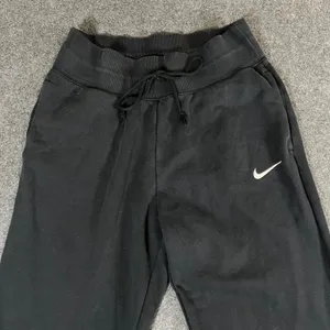 Nike Women Fleece Joggers Black Sweatpants Small Embroidered Swoosh Logo Pockets thumbnail 8