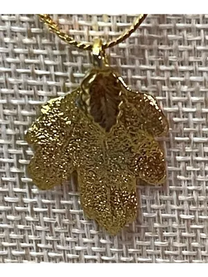Vintage Gold Tone Leaf Pendant Necklace thumbnail 2