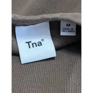Aritzia TNA Women Brown Sculpt Sleeveless High Neck Rib Knit Tank Crop Top Sz M thumbnail 3