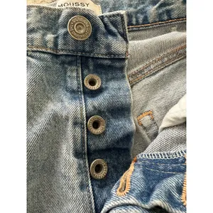 Moussy Vintage denim shorts feature a light blue wash distressed size 25 thumbnail 8