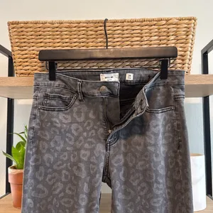 Miss Me Mid-Rise Ankle Skinny Gray Leopard Print Jeans, 28 thumbnail 7