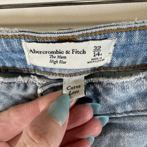 Abercrombie & Fitch Curve Love‎ Mom High Rise Distressed Jeans Light Wash 32/14R thumbnail 4
