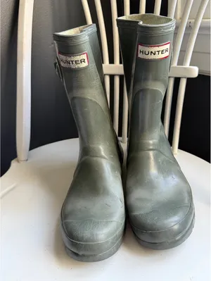 Hunter Original Mid-Calf Rain Boots in Gray, Size 10 thumbnail 6