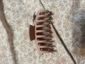 Boutique Hair Clip thumbnail 2