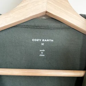 Cozy Earth bamboo stretch knit forest green long sleeved‎ pajama top women's M thumbnail 5