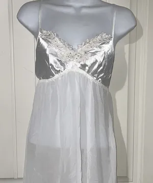 NEW! Gillian & O’Malley Lingerie Size Medium thumbnail 1