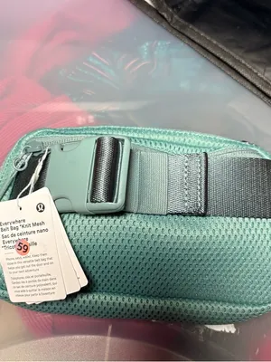 Lululemon Everywhere Belt Bag 1L in the Knit Mesh edition. NWT Crater Blue thumbnail 2