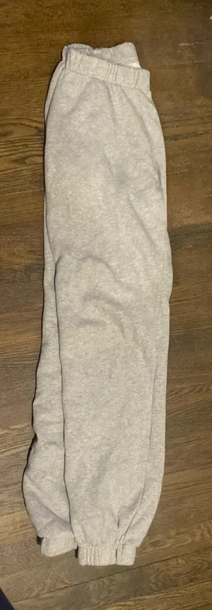 Gray Brandy Melville Sweatpants thumbnail 3