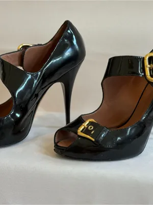 Vero Cuoio Vintage Black Patent Peep-Toe Heels with Gold Buckles thumbnail 3