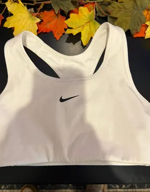 Nike Sports Bra  thumbnail 1