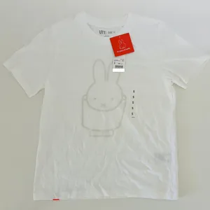 UNIQLO Miffy UT White Bunny Graphic Short Sleeve T-Shirt - S thumbnail 1