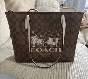 Coach Purse thumbnail 1