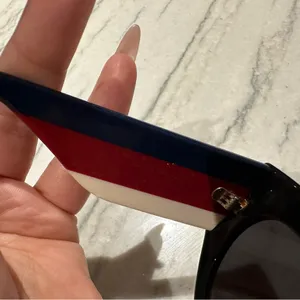 Gucci sunglasses. Thick cat eye frames thumbnail 6