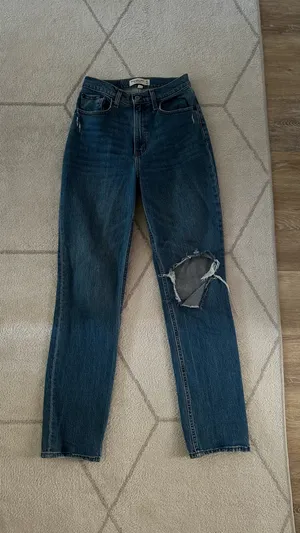 Abercrombie 90s Straight Jeans thumbnail 1