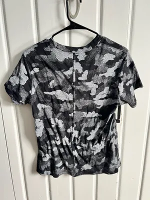 Lululemon T-Shirt thumbnail 2