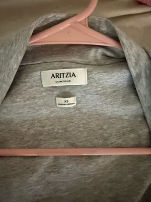 Aritzia top  thumbnail 2