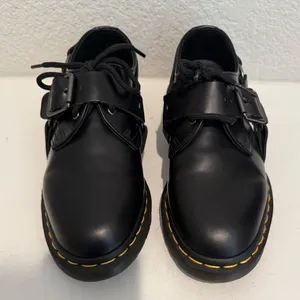 Dr. Martens Docs Henree Black Polished Smooth Leather Buckle Shoes Size 6 /EU 37 thumbnail 4