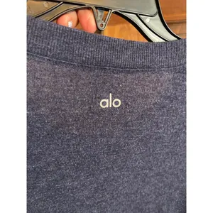 ALO GLIMPSE PULLOVER NAVY MEDIUM Blue thumbnail 5