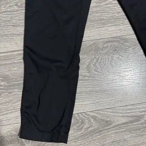 Nike Dri Fit‎ Size Medium Cropped Stretchy Leggings Womens Athletic Drawnstring thumbnail 3