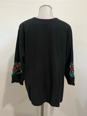 Artisan Made in Mexico Floral Embroidered Top Size Large thumbnail 3