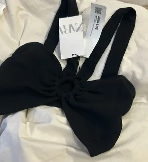 NWT Zara Black Cropped Top‎ Size Small thumbnail 1